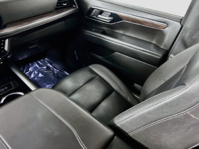 2025 Chevrolet Suburban LT