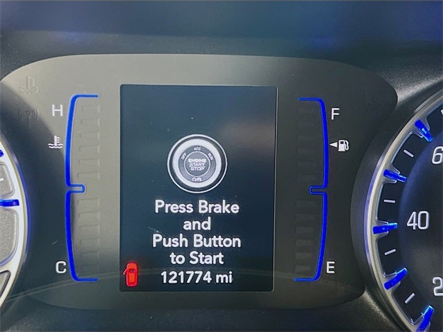 2022 Chrysler Voyager LX