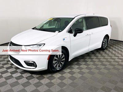 2024 Chrysler Pacifica Hybrid Select