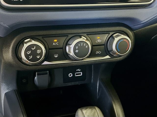2023 Nissan Versa 1.6 SV