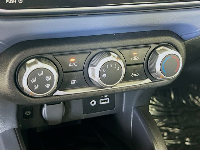 2023 Nissan Versa 1.6 SV