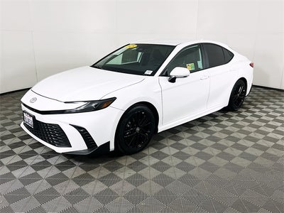 2025 Toyota Camry SE