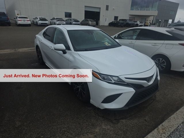 2020 Toyota Camry SE