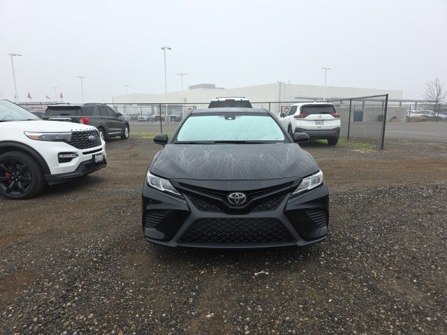 2020 Toyota Camry SE