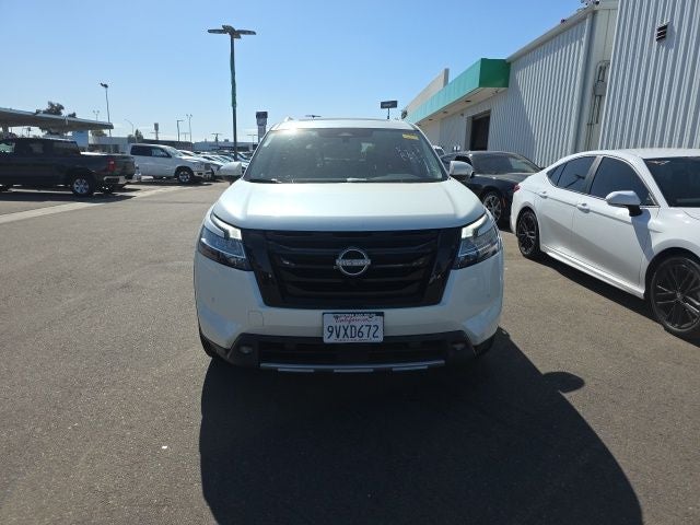 2022 Nissan Pathfinder SL