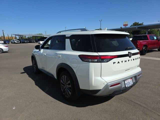 2022 Nissan Pathfinder SL
