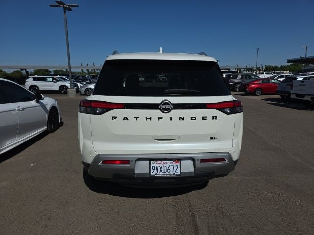 2022 Nissan Pathfinder SL