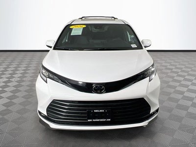 2026 Toyota Sienna Woodland Edition