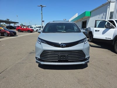 2026 Toyota Sienna Woodland Edition