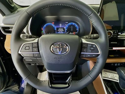 2026 Toyota Highlander Hybrid Platinum