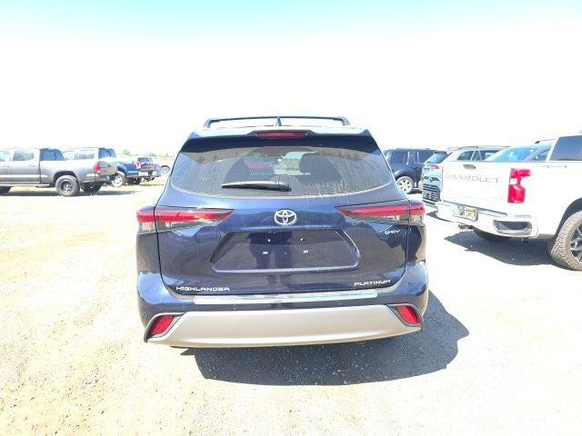 2026 Toyota Highlander Hybrid Platinum