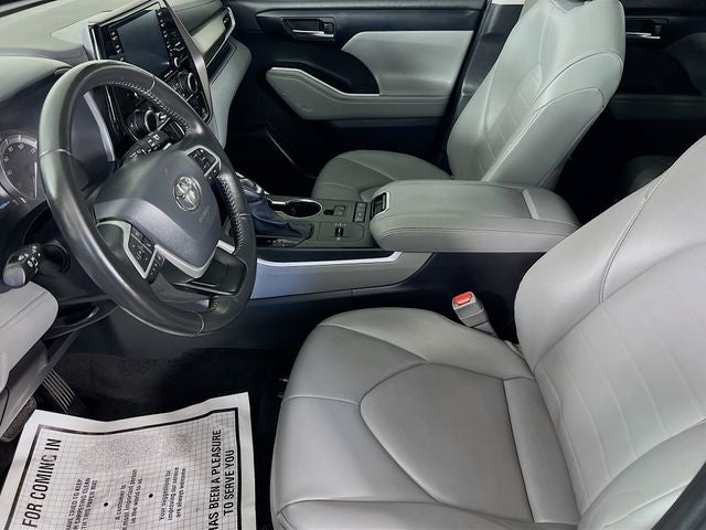 2022 Toyota Highlander XLE