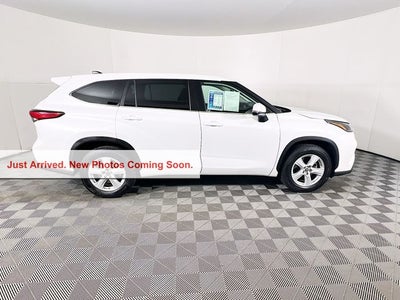 2023 Toyota Highlander LE