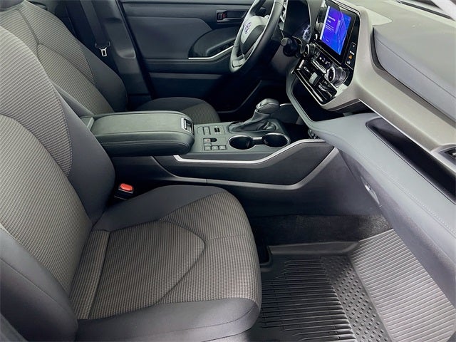 2025 Toyota Highlander LE