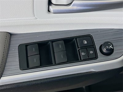 2025 Toyota Sienna XLE 8 Passenger
