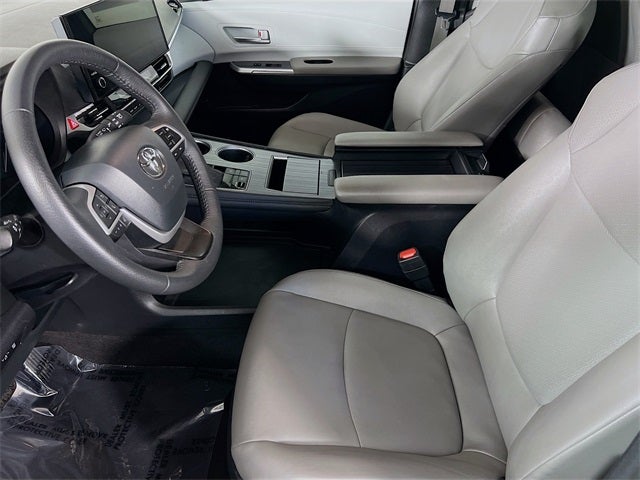 2025 Toyota Sienna XLE 8 Passenger