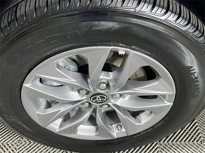 2025 Toyota Sienna XLE 8 Passenger