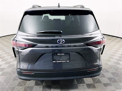 2025 Toyota Sienna XLE 8 Passenger