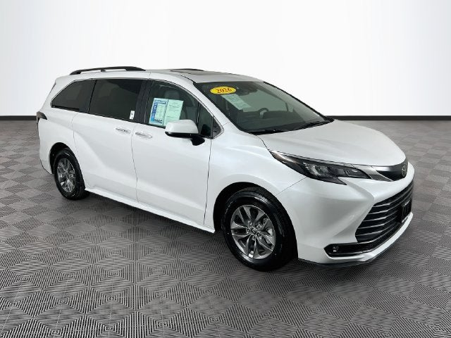 2026 Toyota Sienna XLE 8 Passenger