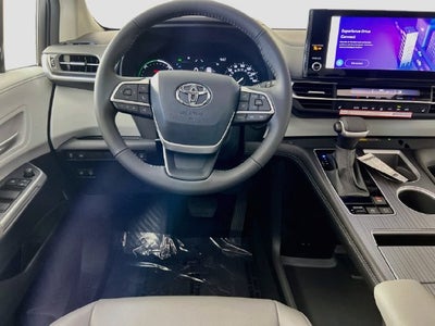 2026 Toyota Sienna XLE 8 Passenger
