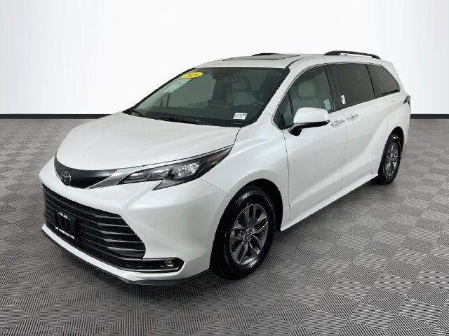 2026 Toyota Sienna XLE 8 Passenger