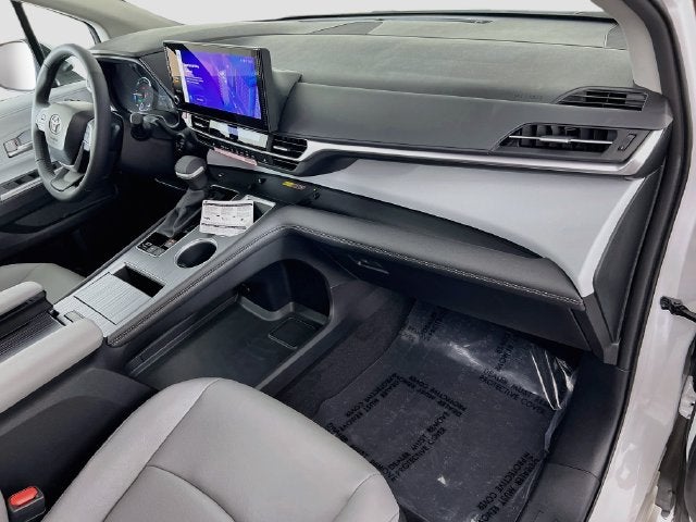 2026 Toyota Sienna XLE 8 Passenger