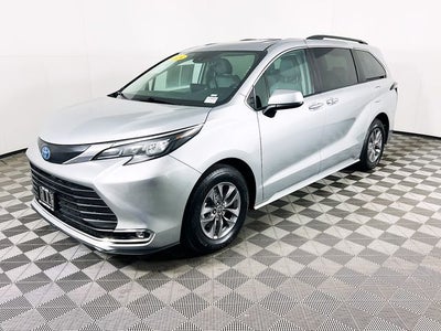 2024 Toyota Sienna XLE