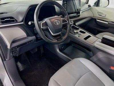 2024 Toyota Sienna XLE