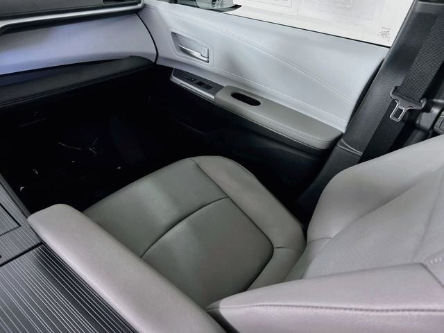 2026 Toyota Sienna XLE 8 Passenger