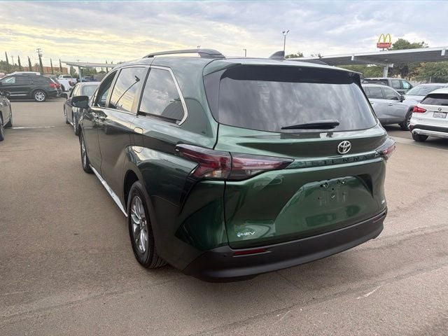 2026 Toyota Sienna XLE 8 Passenger