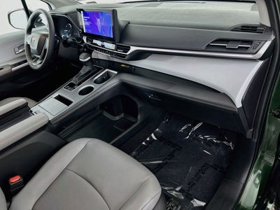 2026 Toyota Sienna XLE 8 Passenger