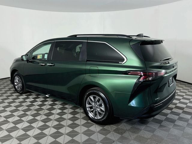 2026 Toyota Sienna XLE 8 Passenger