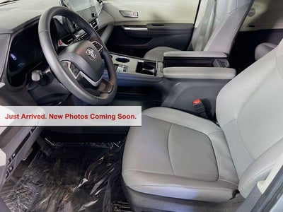 2024 Toyota Sienna XLE 8 Passenger