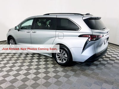 2024 Toyota Sienna XLE 8 Passenger