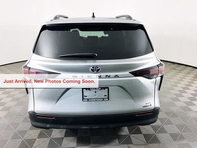 2024 Toyota Sienna XLE 8 Passenger