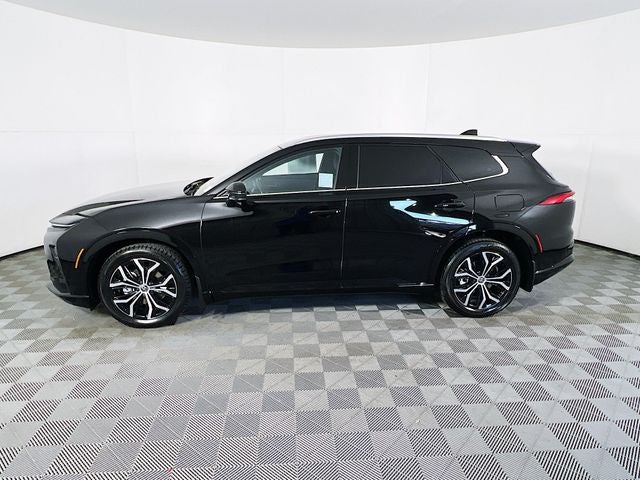 2025 Toyota Crown Signia XLE