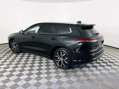 2025 Toyota Crown Signia XLE