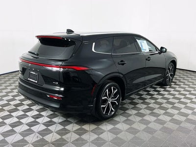 2025 Toyota Crown Signia XLE