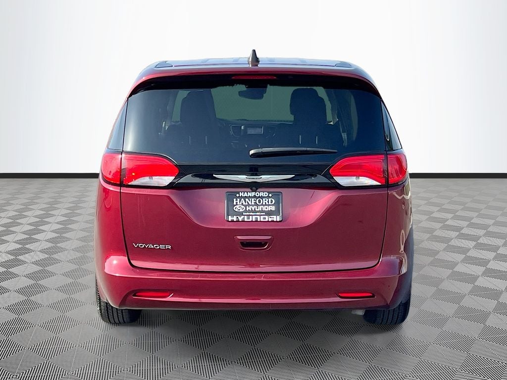 2023 Chrysler Voyager LX