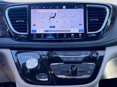2023 Chrysler Pacifica Hybrid Limited