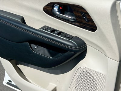 2023 Chrysler Pacifica Hybrid Limited