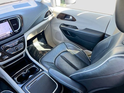 2023 Chrysler Pacifica Hybrid Limited