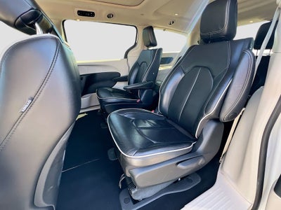 2023 Chrysler Pacifica Hybrid Limited