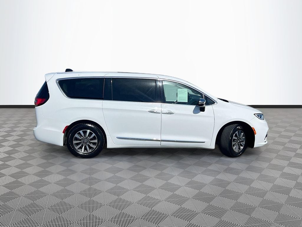 2023 Chrysler Pacifica Hybrid Limited