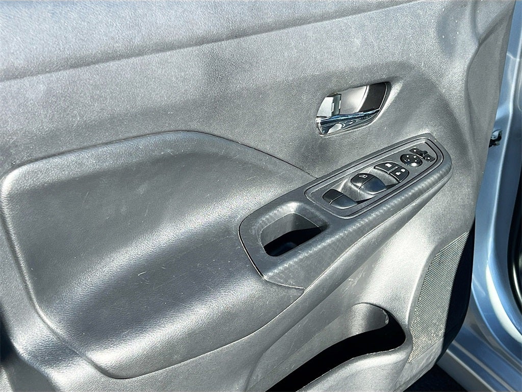 2023 Nissan Versa 1.6 SV