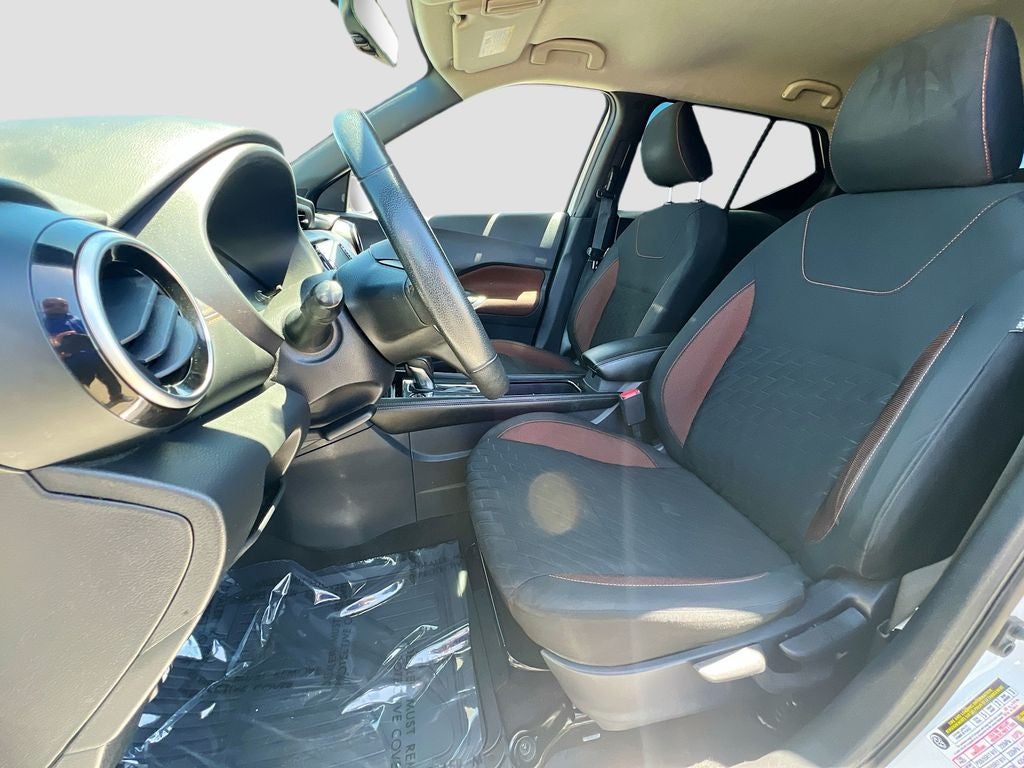 2021 Nissan Kicks SR