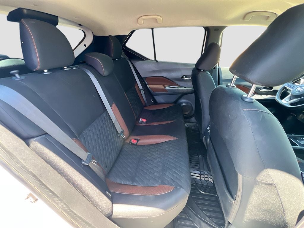 2021 Nissan Kicks SR