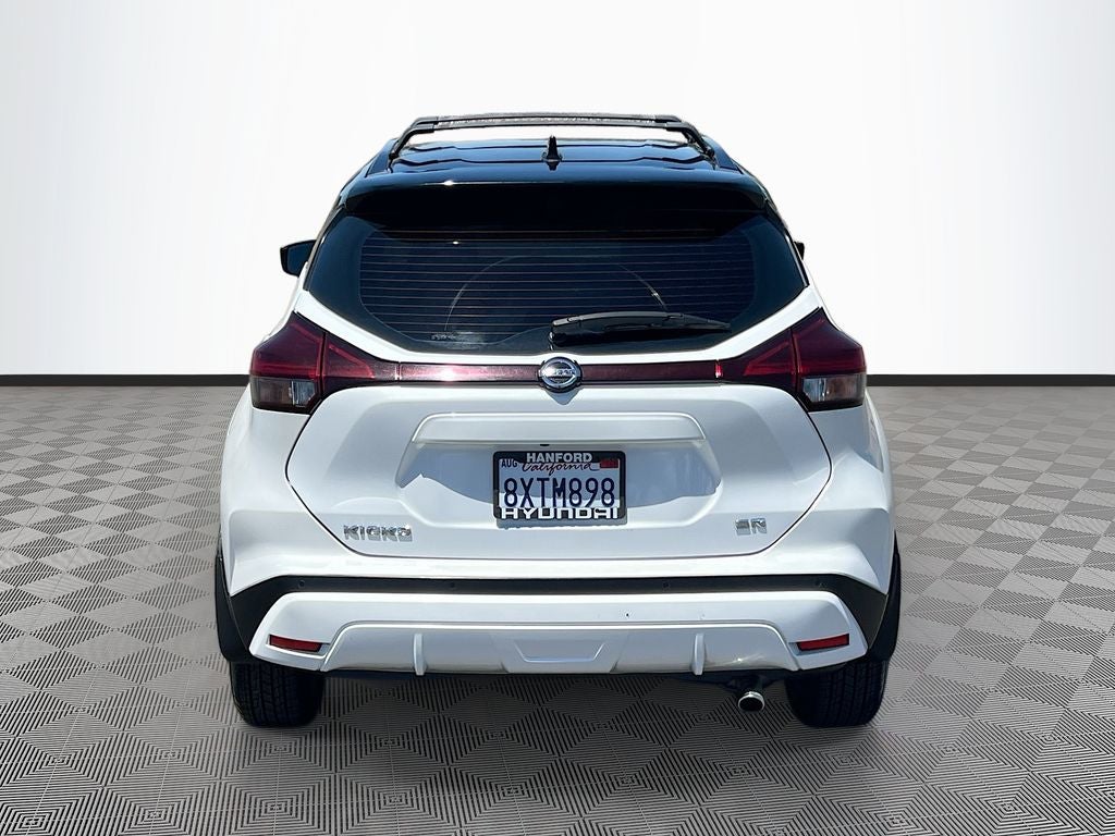 2021 Nissan Kicks SR