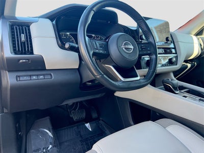 2022 Nissan Pathfinder SL