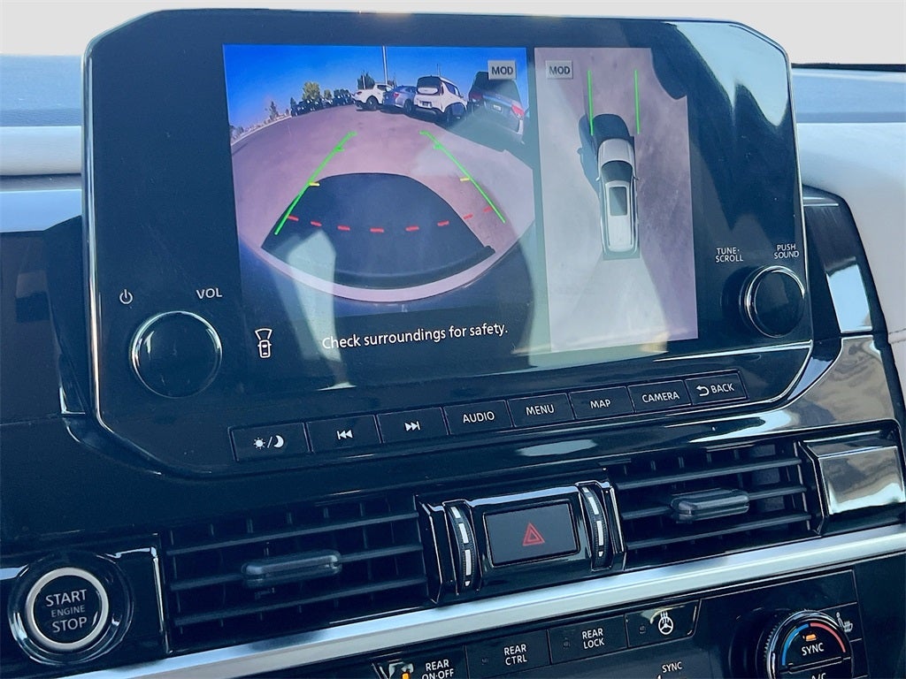 2022 Nissan Pathfinder SL